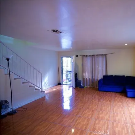 Image 2 - 290 East 87th Place, Los Angeles, CA 90003, USA - House for sale