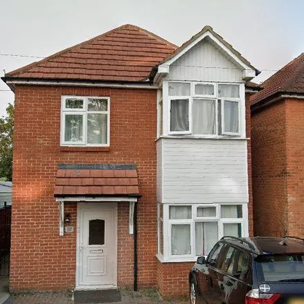 Rent this 1 bed apartment on 38 Bursledon Road in Southampton, SO19 7NN