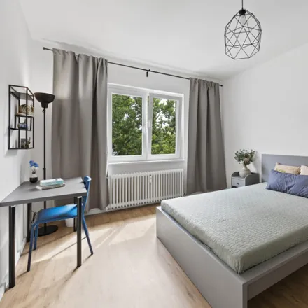 Rent this 3 bed room on Rübelandstraße 3 in 12053 Berlin, Germany