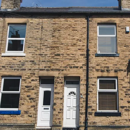 Rent this 3 bed house on Tapton Hill Road in Sheffield, S10 5GA