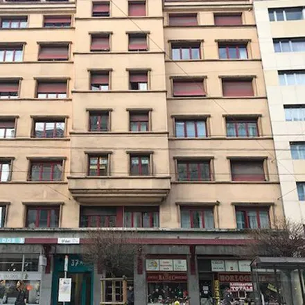 Rent this 4 bed apartment on Rue de Lausanne 39 in 1201 Geneva, Switzerland