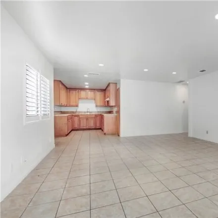 Image 2 - 1335 Griffith Street, San Fernando, CA 91340, USA - Apartment for rent