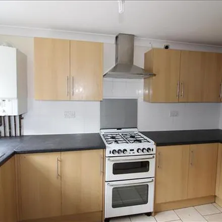 Rent this 7 bed apartment on 109 Broadlands Road in Glen Eyre, Southampton