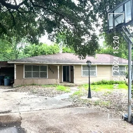 Buy this 4 bed house on 2417 Wayne St in Houston, Texas