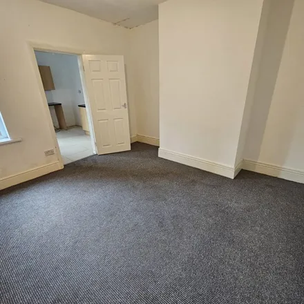 Image 2 - Sandymount Road, Wath upon Dearne, S63 7AE, United Kingdom - Apartment for rent