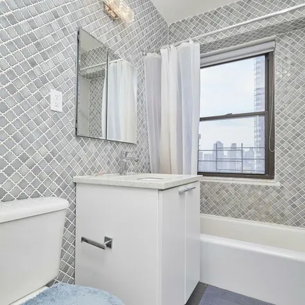 Image 6 - East Winds, 345 East 80th Street, New York, NY 10075, USA - Apartment for rent