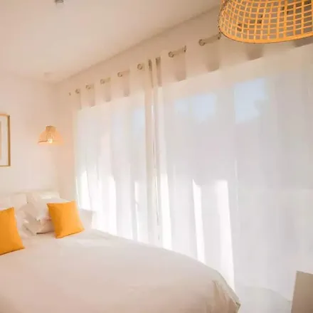 Rent this 1 bed apartment on Cascais in Largo da Estação, 2750-340 Cascais