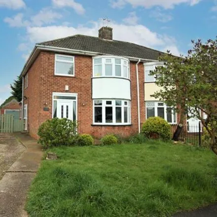 Buy this 3 bed duplex on Belvedere Drive in Hull, HU11 4AX