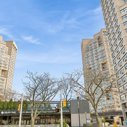 Rent this 3 bed apartment on Tower I in 700 Boulevard East, Guttenberg