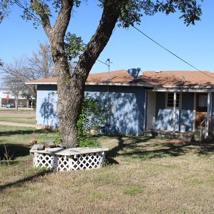 Image 4 - 707 North 3rd Street, Ballinger, TX 76821, USA - House for sale