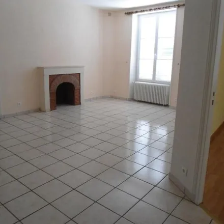 Image 3 - 4 Rue Montebello, 86500 Montmorillon, France - Apartment for rent