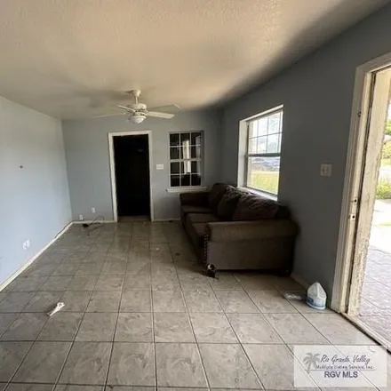 Image 3 - 5467 Amatista Drive, 21 Subdivision Colonia, Brownsville, TX 78521, USA - House for sale