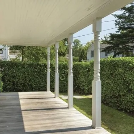 Image 3 - 17 Latham Street, Village of Sag Harbor, Suffolk County, NY 11963, USA - House for rent