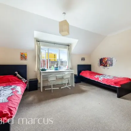 Image 2 - Lower Addiscombe Road, London, CR0 6PT, United Kingdom - Townhouse for rent