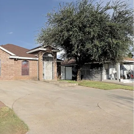 Image 2 - 5305 General Franco Dr, Laredo, Texas, 78045 - House for sale