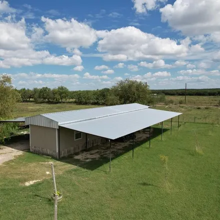 Image 5 - 438 H L Graham Road, Quemado, Maverick County, TX 78877, USA - House for sale