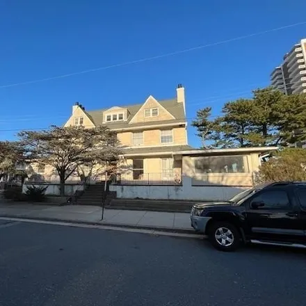 Rent this 5 bed house on 85 Plaza Place in Atlantic City, NJ 08401