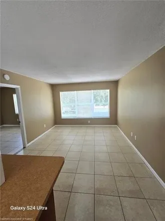 Image 3 - 241 South Commerce Avenue, Sebring, FL 33870, USA - Apartment for rent