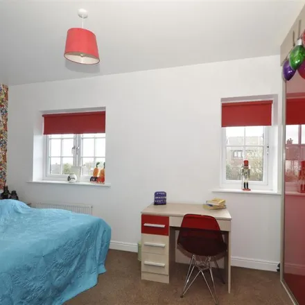 Image 8 - The Fairways, Newtonmoor, SK16 5GH, United Kingdom - Apartment for rent
