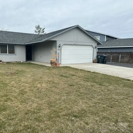 Buy this 3 bed house on 1612 Dynasty Drive in Moses Lake, WA 98837