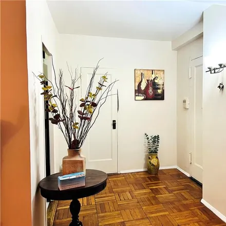 Buy this 2 bed condo on 2200 East Tremont Avenue in New York, NY 10462