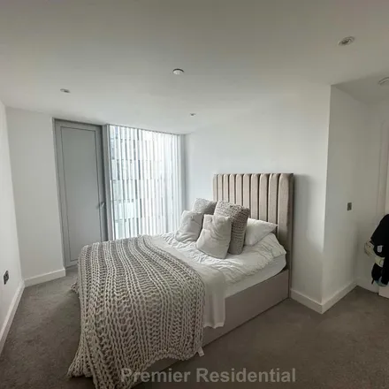 Image 6 - South Tower, Owen Street, Manchester, M15 4YB, United Kingdom - Apartment for rent