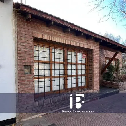 Buy this 5 bed house on Remedios de Escalada de San Martín 203 in Distrito Dorrego, Mendoza