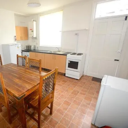 Rent this 7 bed townhouse on 45 Brudenell Mount in Leeds, LS6 1HT