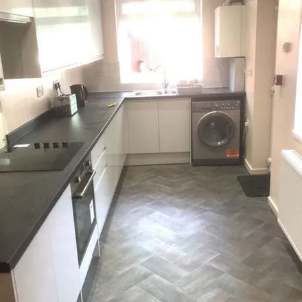 Rent this 5 bed townhouse on 9 Harrow Road in Selly Oak, B29 7DN