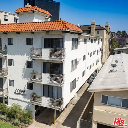 Image 4 - 11666 Mayfield Avenue, Los Angeles, CA 90049, USA - Townhouse for sale