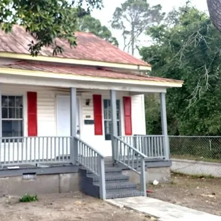 Buy this 3 bed house on 913 Loves Alley in Brooklyn, Wilmington