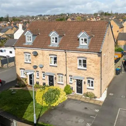 Buy this 3 bed townhouse on unnamed road in Huthwaite, NG17 2TG