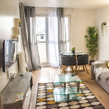 Rent this 2 bed apartment on 92390 Villeneuve-la-Garenne