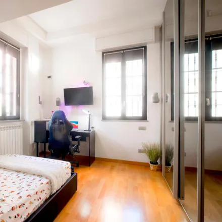 Rent this 2 bed room on Via Giulio e Corrado Venini in 89, 20127 Milan MI