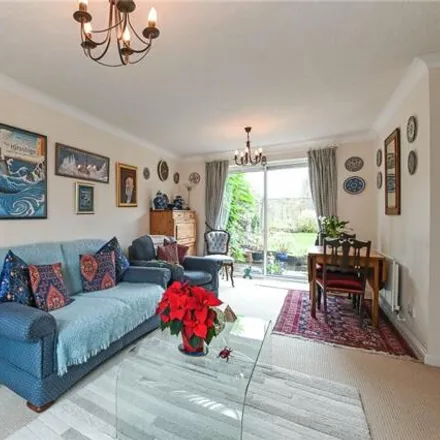Image 3 - King George Gardens, Chichester, PO19 6LB, United Kingdom - House for sale