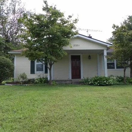 Rent this 3 bed house on 2371 New Glendale Rd in Elizabethtown, Kentucky