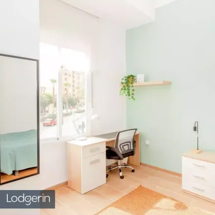 Rent this studio room on Carrer de Cadis in 81, 46006 Valencia