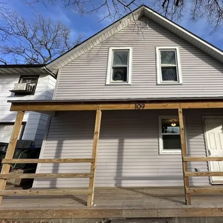 Buy this 4 bed house on 199 South 9th Street in Plattsmouth, NE 68048