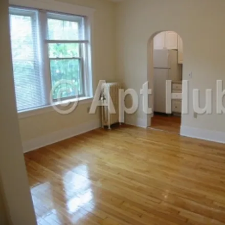 Rent this studio apartment on Cambridge