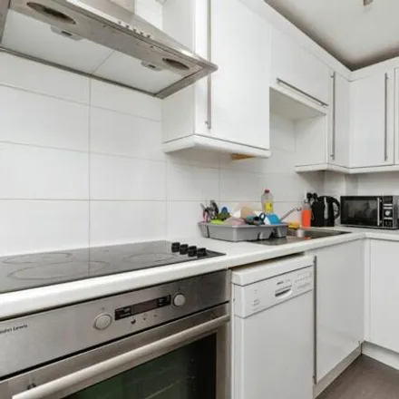 Image 4 - 16 Muirfield, Warmley, BS30 8GQ, United Kingdom - Apartment for sale