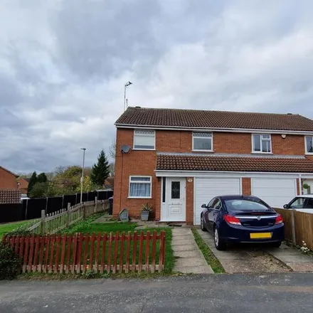 Rent this 3 bed duplex on Stoneywell Road in Leicester, LE4 1AS