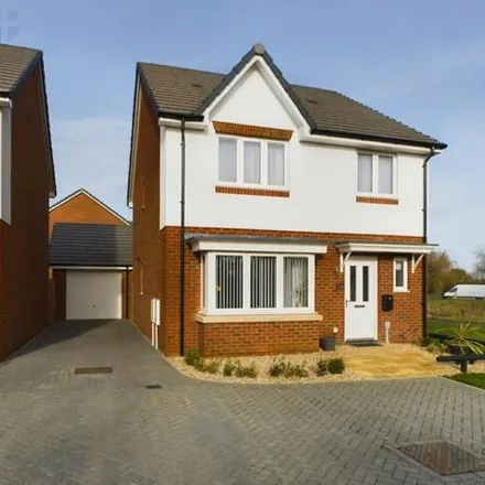 Buy this 4 bed house on Rome Avenue in Stoke Mandeville, HP21 9GW