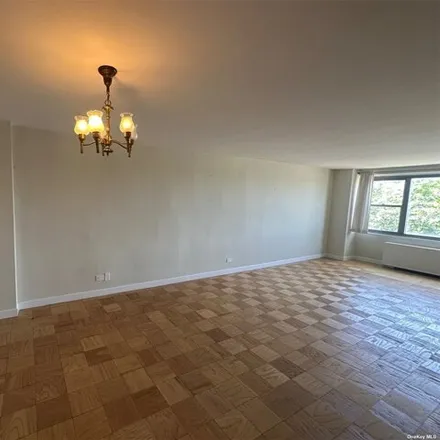 Image 3 - Fairview, 61-20 Grand Central Parkway, New York, NY 11375, USA - Apartment for sale