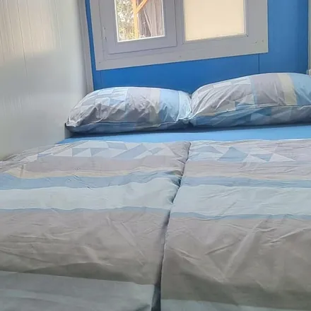 Rent this 2 bed house on 23248 Općina Ražanac