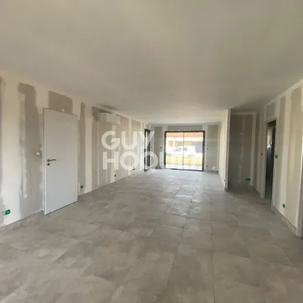 Rent this 4 bed apartment on 4 Avenue de Verdun in 26300 Bourg-de-Péage, France