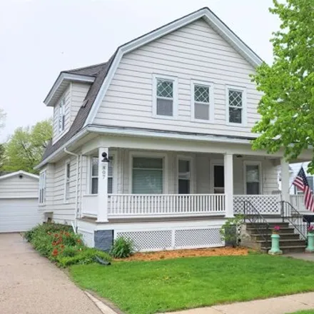 Buy this 3 bed house on 817 Oregon Street in Green Bay, WI 54303