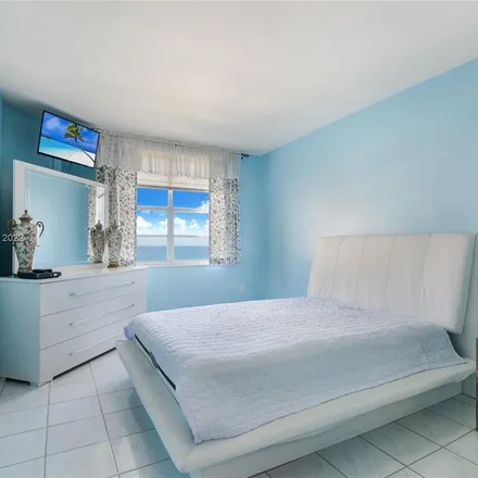 Image 9 - 1950 South Ocean Drive, Hallandale Beach, FL 33009, USA - Apartment for rent