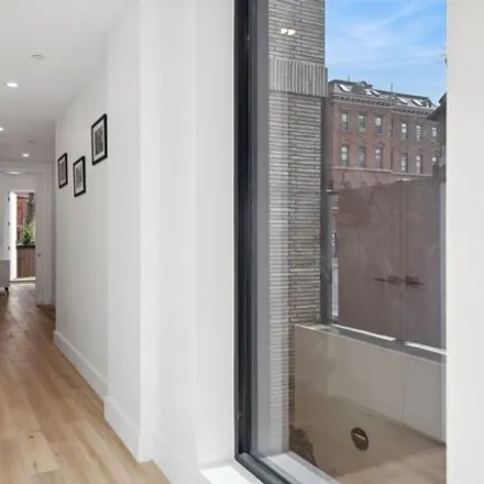 Image 7 - 218 Classon Avenue, New York, NY 11205, USA - Townhouse for sale