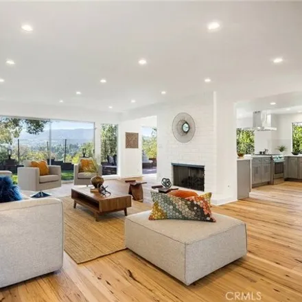 Image 1 - 4765 El Caballero Drive, Los Angeles, CA 91356, USA - House for sale