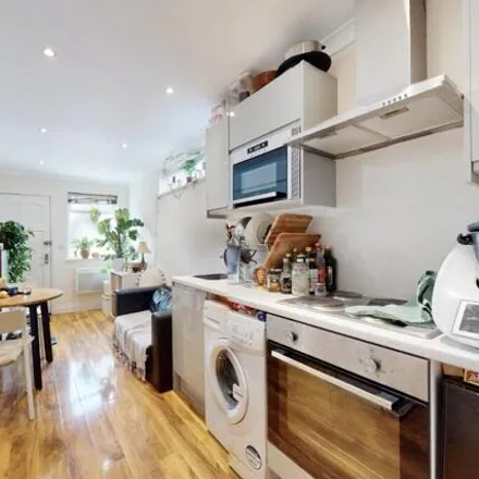 Image 1 - Basing Hill, Childs Hill, London, NW11 8TG, United Kingdom - Duplex for sale